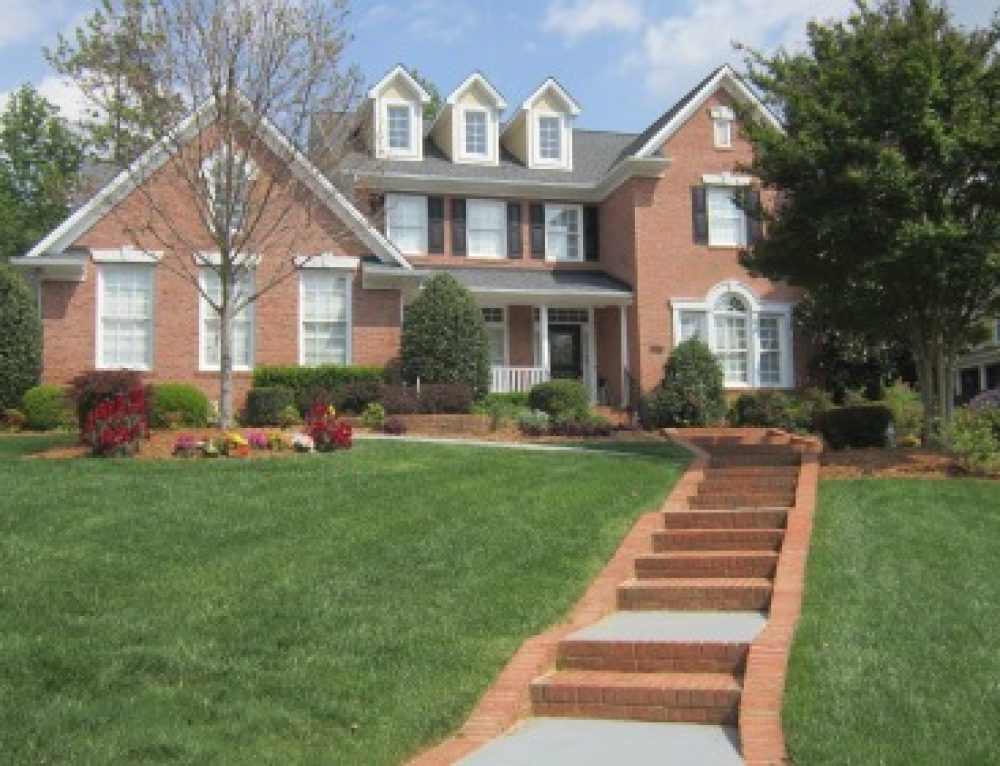 Reavencrest Neighborhood is a Great Place to Buy a Home in the